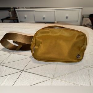 Lululemon athletica everywhere bag *authentic*